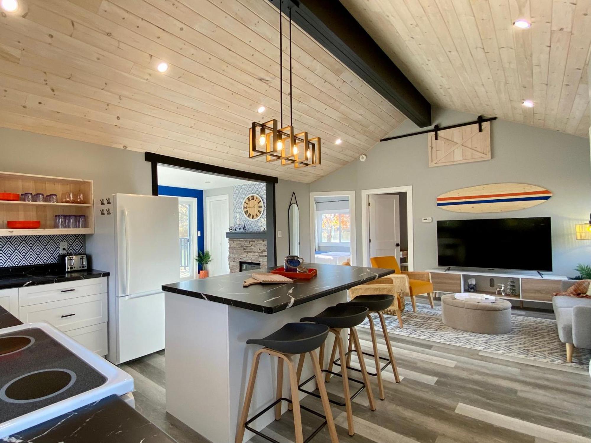 Creekside Cottage - Kayak, Sup, Fishing, Game Room, Steps To The Beach Kingsville エクステリア 写真